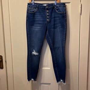 KanCan Curvy distressed Jeans